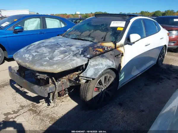 5XXGV4L28GG051677 2016 KIA OPTIMA - Image 2