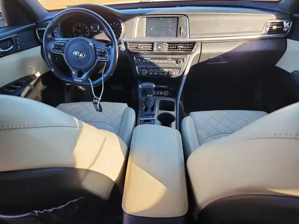 5XXGV4L28JG215176 2018 KIA OPTIMA - Image 8