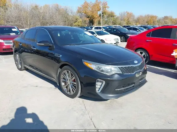 5XXGV4L28JG240787 2018 KIA OPTIMA - Image 1