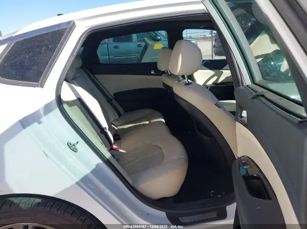 5XXGV4L29GG116231 2016 KIA OPTIMA - Image 8