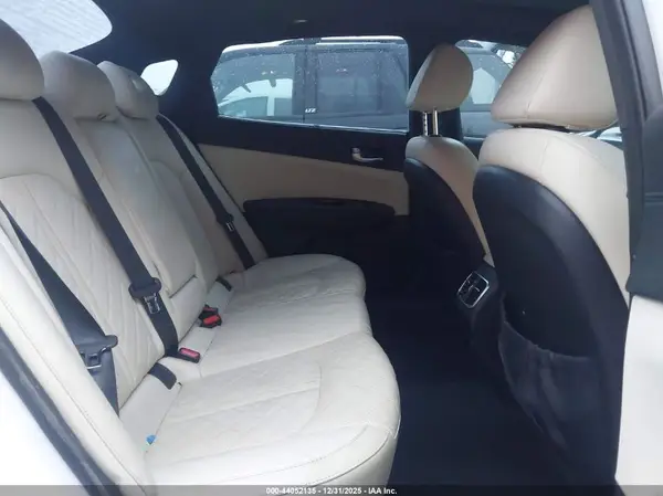 5XXGV4L29HG171750 2017 KIA OPTIMA - Image 8