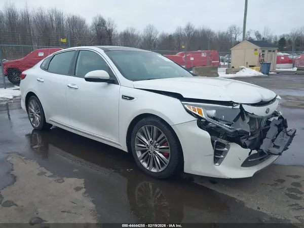 5XXGV4L2XGG065774 2016 KIA OPTIMA - Image 1