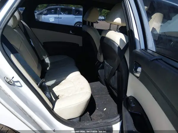5XXGV4L2XGG108381 2016 KIA OPTIMA - Image 8