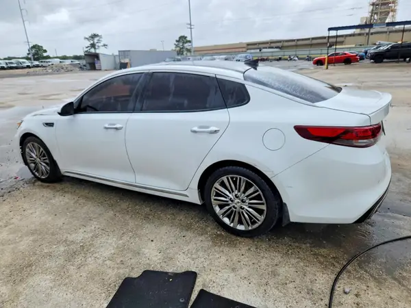 5XXGV4L2XHG126266 2017 KIA OPTIMA - Image 2
