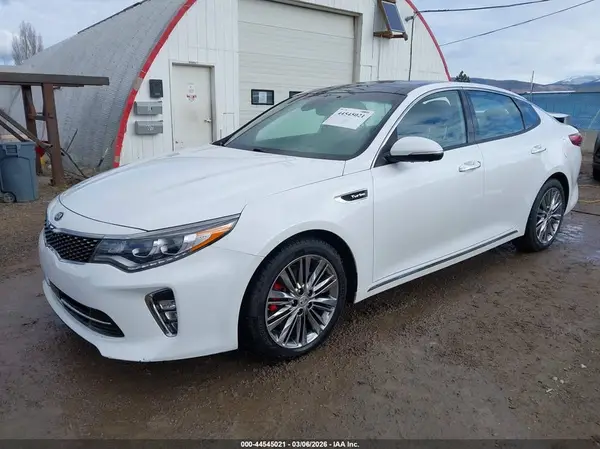 5XXGV4L2XJG204678 2018 KIA OPTIMA - Image 2