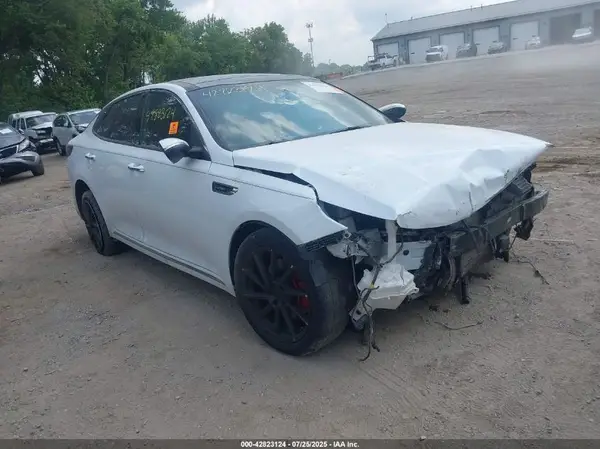 5XXGV4L2XKG285814 2019 KIA OPTIMA - Image 1