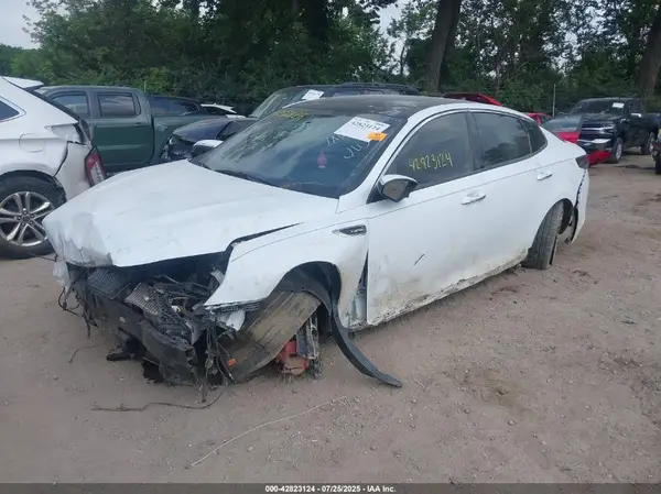 5XXGV4L2XKG285814 2019 KIA OPTIMA - Image 2