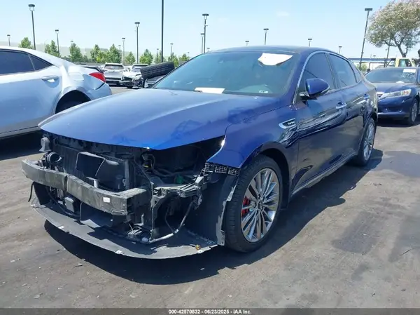 5XXGV4L2XKG334090 2019 KIA OPTIMA - Image 2