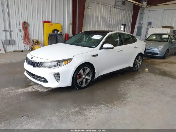 5XXGW4L20GG010716 2016 KIA OPTIMA - Image 2