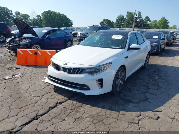 5XXGW4L20GG016404 2016 KIA OPTIMA - Image 2