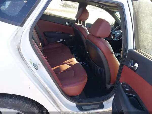 5XXGW4L20GG026768 2016 KIA OPTIMA - Image 8