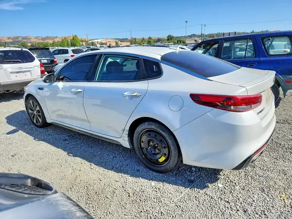 5XXGW4L20GG080121 2016 KIA OPTIMA - Image 2