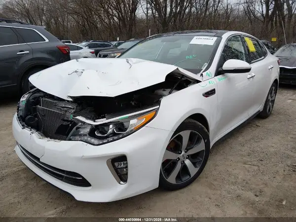 5XXGW4L20JG214116 2018 KIA OPTIMA - Image 2