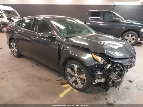 5XXGW4L20JG231577 2018 KIA OPTIMA - Image 1