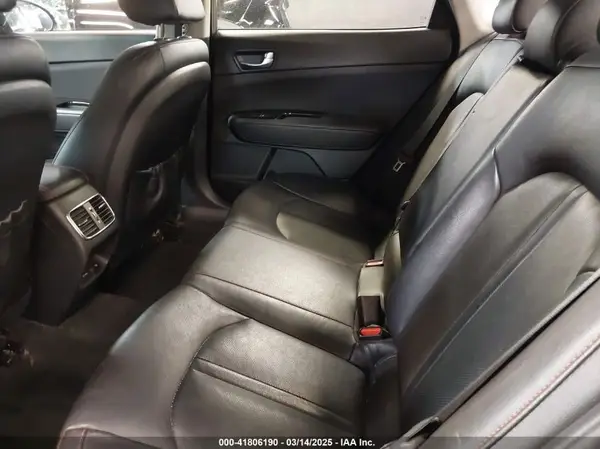 5XXGW4L20JG231577 2018 KIA OPTIMA - Image 8