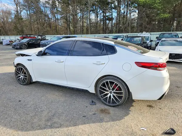 5XXGW4L20JG242711 2018 KIA OPTIMA - Image 2