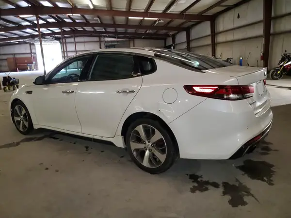 5XXGW4L21GG015567 2016 KIA OPTIMA - Image 2