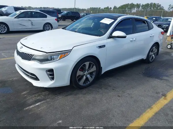 5XXGW4L21GG015570 2016 KIA OPTIMA - Image 2