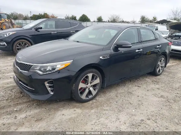 5XXGW4L21HG145463 2017 KIA OPTIMA - Image 2