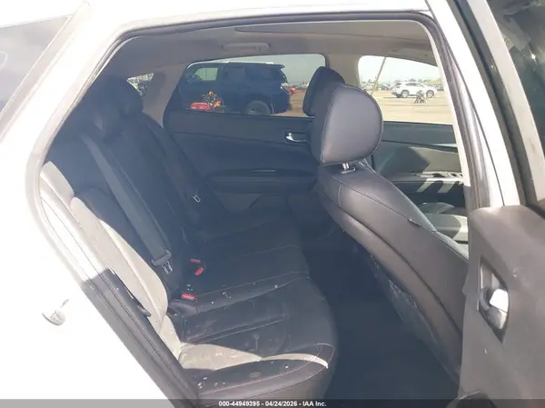 5XXGW4L21JG225237 2018 KIA OPTIMA - Image 8