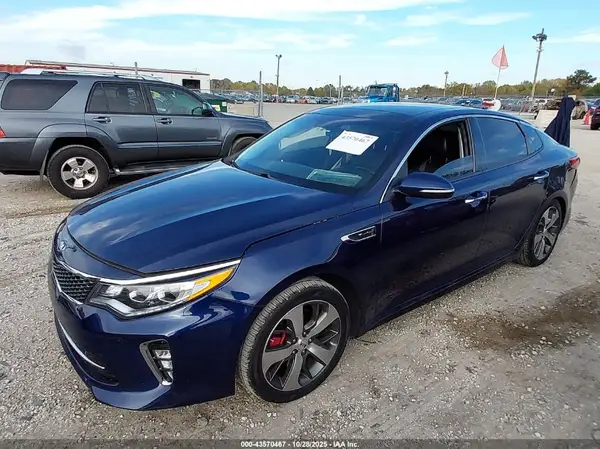 5XXGW4L21JG226114 2018 KIA OPTIMA - Image 2