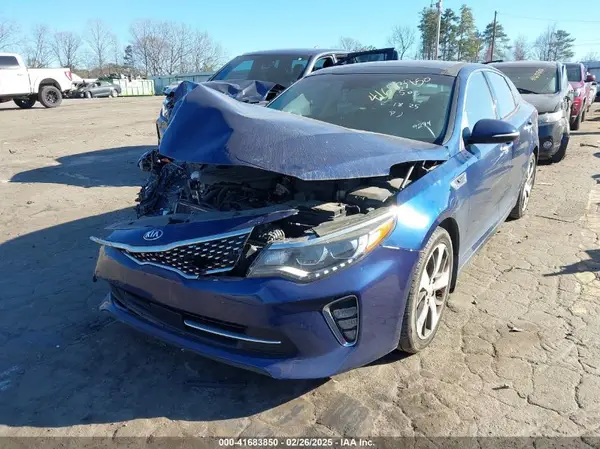 5XXGW4L21JG249294 2018 KIA OPTIMA - Image 2