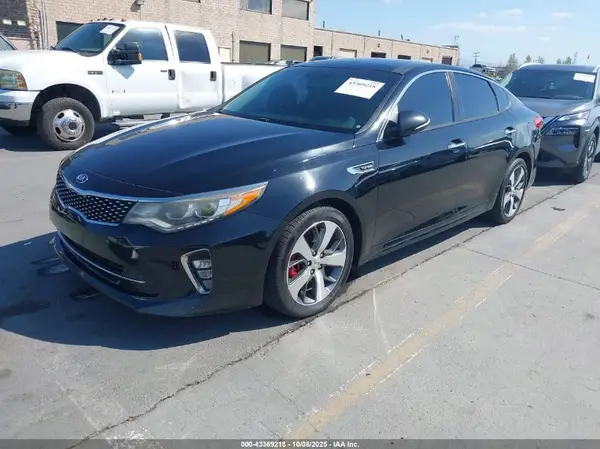 5XXGW4L22JG204283 2018 KIA OPTIMA - Image 2