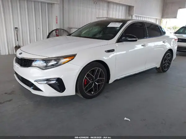 5XXGW4L22KG301324 2019 KIA OPTIMA - Image 2