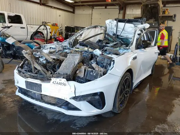 5XXGW4L22LG422808 2020 KIA OPTIMA - Image 2