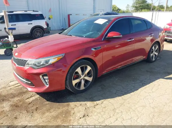 5XXGW4L23JG240242 2018 KIA OPTIMA - Image 2