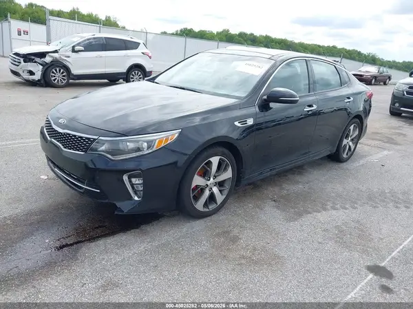 5XXGW4L23JG246591 2018 KIA OPTIMA - Image 2