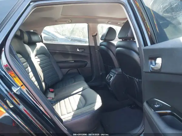 5XXGW4L23KG309061 2019 KIA OPTIMA - Image 8