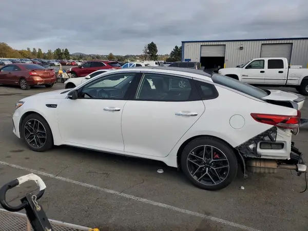 5XXGW4L23KG366716 2019 KIA OPTIMA - Image 2