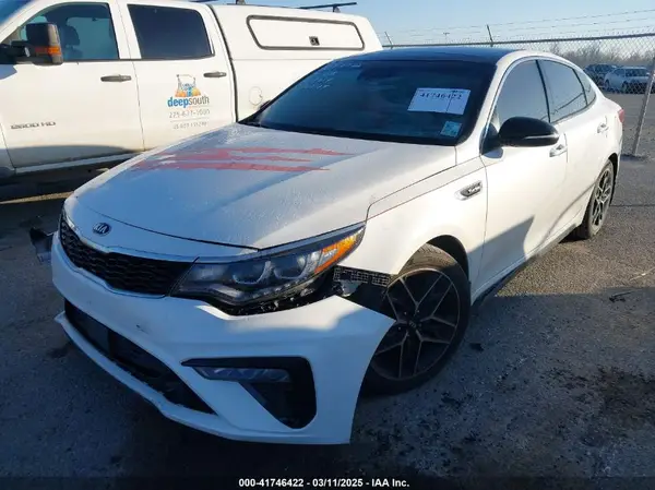 5XXGW4L23KG368109 2019 KIA OPTIMA - Image 2