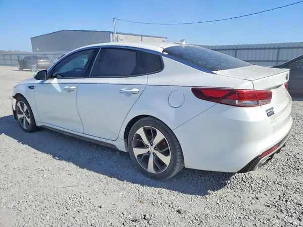 5XXGW4L24HG130486 2017 KIA OPTIMA - Image 2