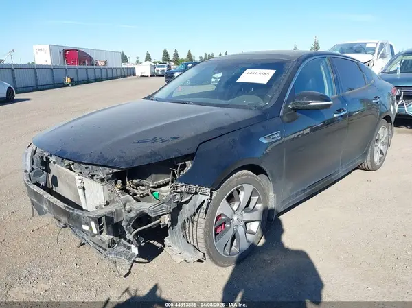 5XXGW4L24HG137731 2017 KIA OPTIMA - Image 2