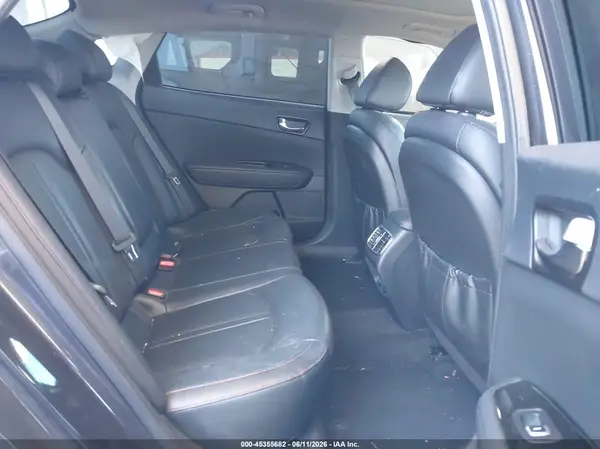 5XXGW4L24JG228357 2018 KIA OPTIMA - Image 8