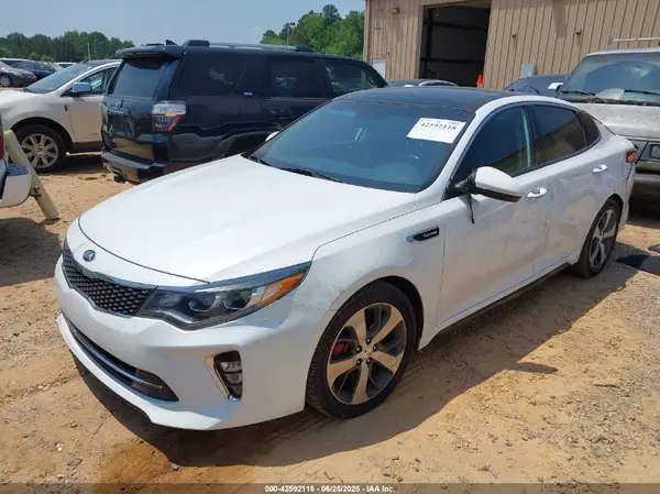 5XXGW4L24JG238550 2018 KIA OPTIMA - Image 2