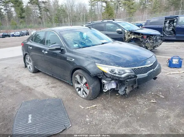 5XXGW4L24JG242582 2018 KIA OPTIMA - Image 1