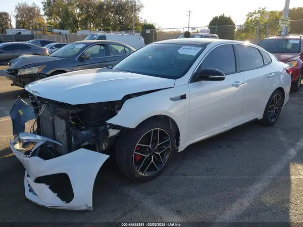 5XXGW4L24KG367020 2019 KIA OPTIMA - Image 2