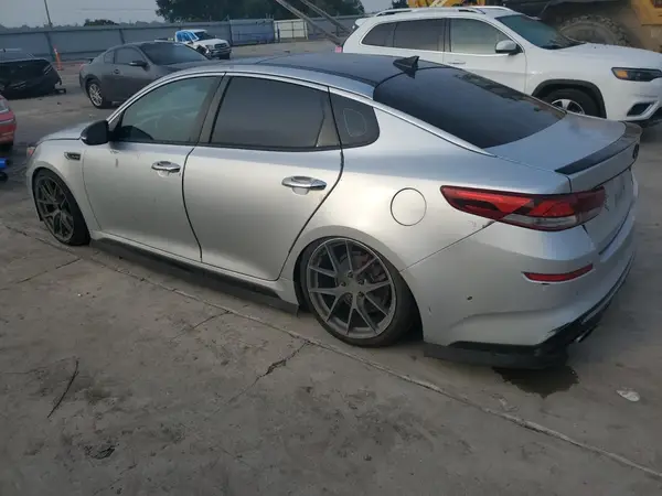 5XXGW4L24KG374257 2019 KIA OPTIMA - Image 2