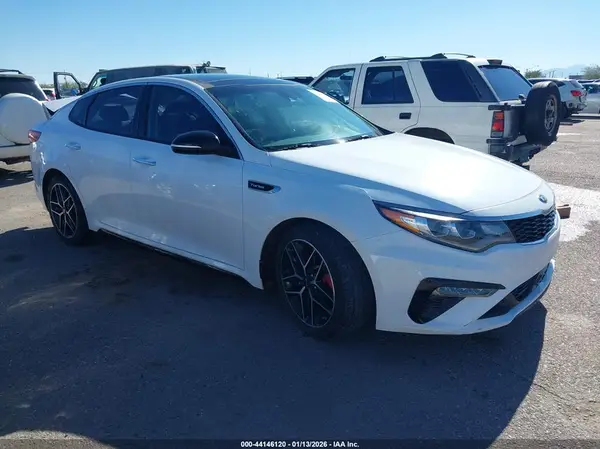 5XXGW4L24KG378874 2019 KIA OPTIMA - Image 1
