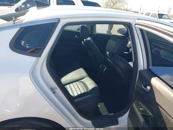 5XXGW4L24KG378874 2019 KIA OPTIMA - Image 8