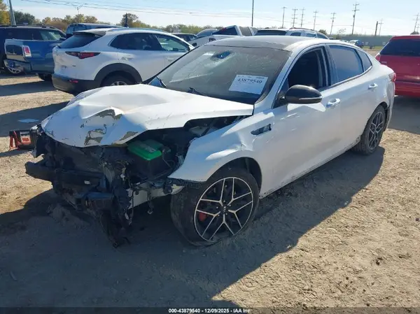 5XXGW4L24LG394140 2020 KIA OPTIMA - Image 2