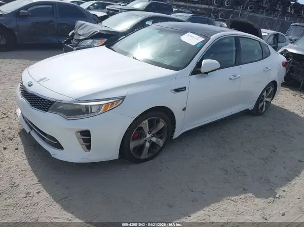 5XXGW4L25GG010677 2016 KIA OPTIMA - Image 2