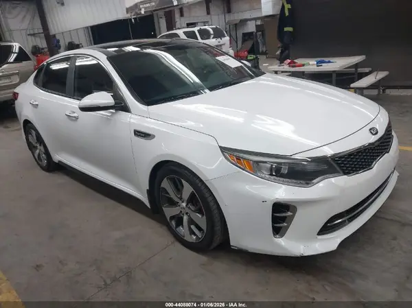 5XXGW4L25GG018617 2016 KIA OPTIMA - Image 1