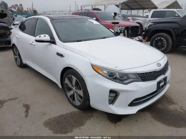 5XXGW4L25JG192887 2018 KIA OPTIMA - Image 1