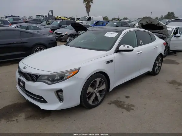 5XXGW4L25JG192887 2018 KIA OPTIMA - Image 2
