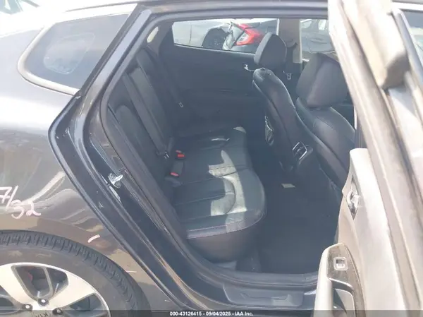 5XXGW4L25JG217089 2018 KIA OPTIMA - Image 8