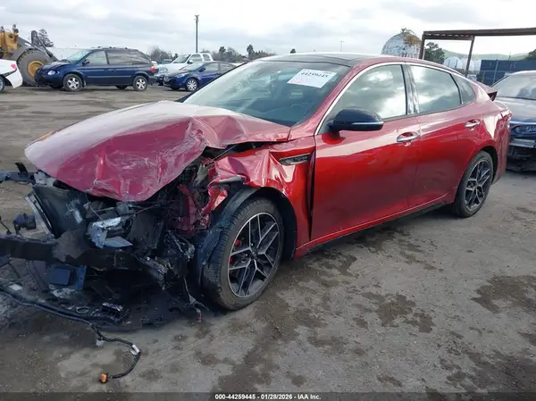 5XXGW4L25KG301365 2019 KIA OPTIMA - Image 2
